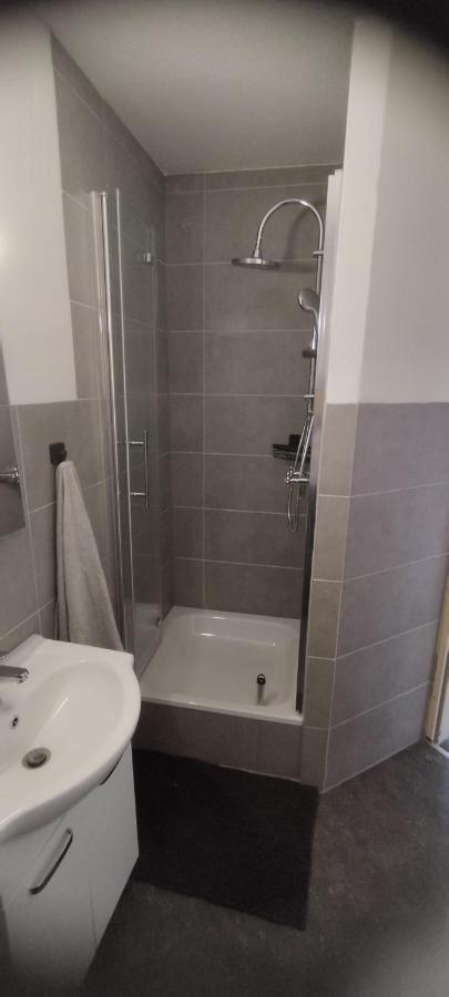 Schoene Sonnige Wohnung Jüchen Buitenkant foto